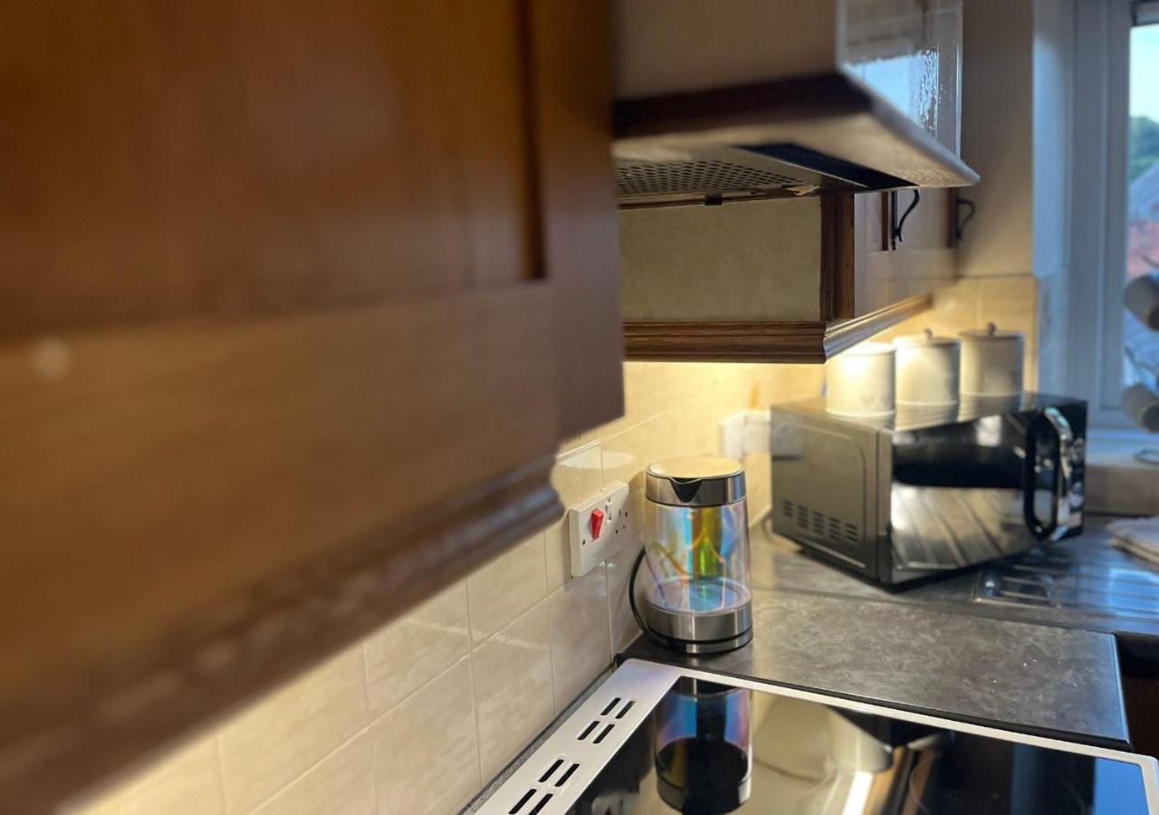 3 Bedroom Apartment, Ballymena, The Wee Stop Gap Bagian luar foto