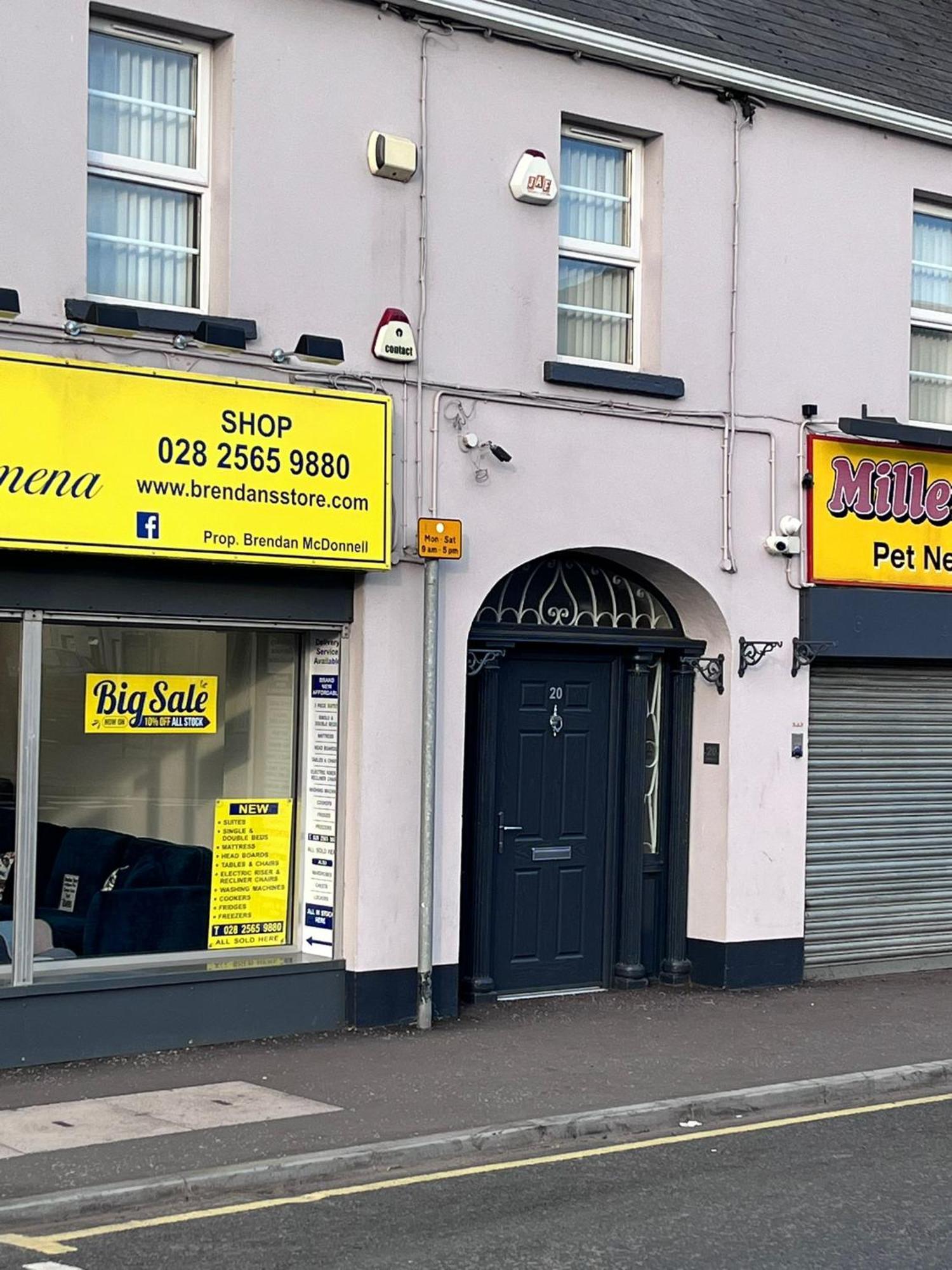 3 Bedroom Apartment, Ballymena, The Wee Stop Gap Bagian luar foto
